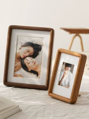 Simplicity Style Small Picture Frames Natural Wooden Photo Frames Tabletop With Bracket