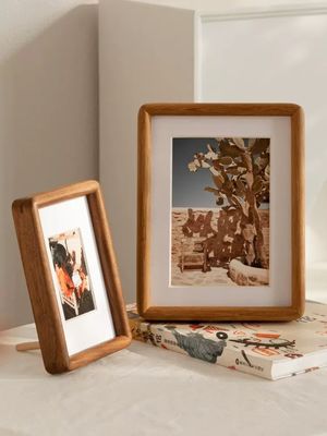 Simplicity Style Small Picture Frames Natural Wooden Photo Frames Tabletop With Bracket
